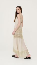 VESTIDO EM GAZAR DE RAMI E RENDA