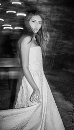 VESTIDO MÍDI BRANCO EM JACQUARD FLORAL
