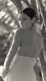 VESTIDO  BRANCO EM CHIFFON DE SEDA COM RENDAS