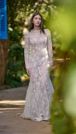 VESTIDO LONGO BRANCO EM RENDA FLORAL
