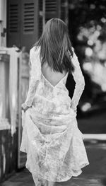 VESTIDO LONGO BRANCO EM RENDA FLORAL