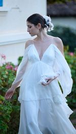 Vestido em musseline de seda com babados