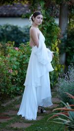 Vestido em musseline de seda com babados