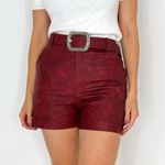 SHORT PU COM CINTO INARA