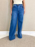 CALÇA JEANS WIDE LEG COM DETALHES NO BOLSO TINYA