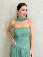 VESTIDO LONGO TOMARA QUE CAIA COM RECORTE LATERAL E ECHARPE CHANTAL