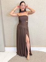 VESTIDO LONGO TOMARA QUE CAIA COM RECORTE LATERAL E ECHARPE CHANTAL