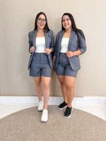 CONJUNTO BLAZER E SHORT RISCA DE GIZ KREIDE