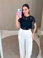 BLUSA RENDADA ASSIMÉTRICA COM CROPPED COBIANA