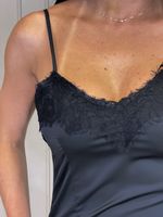 VESTIDO MIDI DE CETIM TYANA