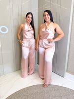 CONJUNTO DE CETIM CALÇA E BLUSA GOLA BOBA BDAY
