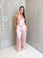 CONJUNTO DE CETIM CALÇA E BLUSA GOLA BOBA BDAY