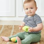 Brinquedo Musical Kit Maracas Farmstand Milho (3m+) - Skip Hop