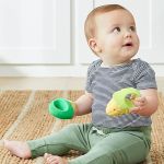 Brinquedo Musical Kit Maracas Farmstand Milho (3m+) - Skip Hop