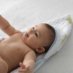 Toalha de banho c/ capuz em fralda Urso Soninho Soft - Baby Joy