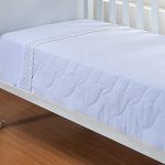 Edredom para berço em malha Matelassê Bordado Premium Bege - Baby Joy