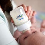 Kit Mamadeira Anticólica 125ml + Bico n° 2 Rosa (0m+) - Philips Avent