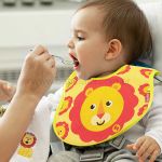 Babador Anatômico para bebê em atoalhado Leãozinho - Fisher Price