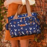 Mala com rodinhas + Bolsa Anne + Frasqueira Emy + Porta Carteira de Vacinação Avião - Masterbag