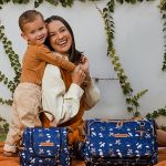 Mala com rodinhas + Bolsa Anne + Frasqueira Emy + Porta Carteira de Vacinação Avião - Masterbag