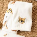 Kit com 2 toalhinhas de boca atoalhadas Family Safari - Mini & Co.