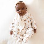 Macacão longo c/ golinha para bebê em algodão egípcio Ursa Floral - Mini & Co.