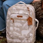 Mala com rodinhas + Bolsa Anne + Frasqueira Térmica Emy Safari Caqui – Masterbag
