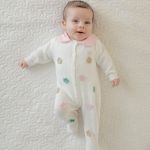Macacão longo c/ golinha para bebê em tricot Flores Colors - Mini & Co.