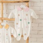 Macacão longo c/ golinha para bebê em tricot Flores Colors - Mini & Co.