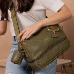Mala com rodinhas + Bolsa Anne + Bolsa Térmica Vicky Avião Oliva - Masterbag