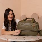 Mala com rodinhas + Bolsa Anne + Bolsa Térmica Vicky Avião Oliva - Masterbag