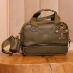 Mala com rodinhas + Bolsa Anne + Bolsa Térmica Vicky Avião Oliva - Masterbag