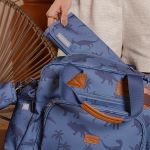 Mala com rodinhas + Bolsa Everyday + Frasqueira Térmica Emy Dinossauro – Masterbag
