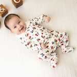 Macacão longo c/ golinha para bebê em algodão egípcio Cerejinhas - Mini & Co.