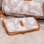 Mala com rodinhas + Bolsa Everyday + Frasqueira Térmica Emy + Porta Carteira de Vacinação Safari Caqui – Masterbag