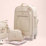 Mala com rodinhas + Bolsa Nina + Frasqueira Térmica Emy + Porta Carteira de Vacinação Borboletas Marfim – Masterbag