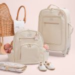 Mala com rodinhas + Bolsa Nina + Frasqueira Térmica Emy + Porta Carteira de Vacinação Borboletas Marfim – Masterbag
