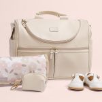 Mala com rodinhas + Bolsa Nina + Frasqueira Térmica Emy + Porta Carteira de Vacinação Borboletas Marfim – Masterbag