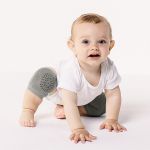 Joelheira Antiderrapante para bebê Cinza (6m+) - Buba