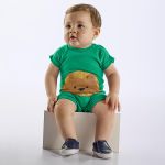 Macacão curto em meia malha Leão Verde Azevinho - Up Baby