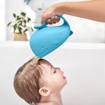 Caneca Baleia Moby para enxágue de Banho Azul - Skip Hop