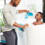 Caneca Baleia Moby para enxágue de Banho Azul - Skip Hop