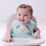 Babador com Pega-Migalhas em Silicone Cachorro (6m+) - Pimpolho