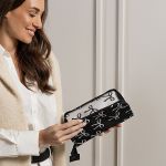 Porta Carteira de Vacinação de bebê Marie Preto - Masterbag
