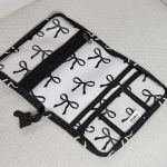 Porta Carteira de Vacinação de bebê Marie Preto - Masterbag