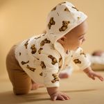 Conjunto Fofinho: Casaco c/ capuz e Calça em algodão egípcio e forro em soft Urso - Mini & Co.