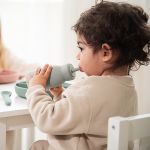 Copo com Canudo em Silicone Platinum Sand 200ml (6m+) - Kikka Boo