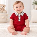 Macacão Curto Gola Polo Xadrez em Algodão Egípcio Vermelho – Coquelicot