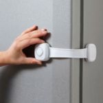 Trava Botão Secreto para Armários e Eletrodomésticos - Safety 1st