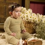 Body longo c/ Calça em Algodão Sustentável Caqui - Up Baby